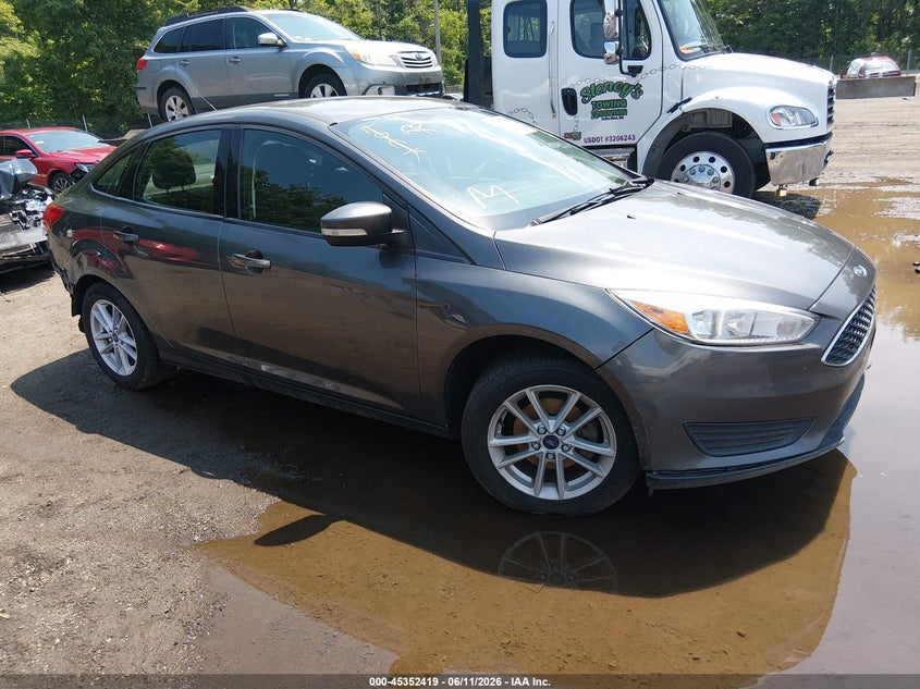 Vin: 1fadp3f29hl327973, lot: 45850366, ford focus se 2017 img_1