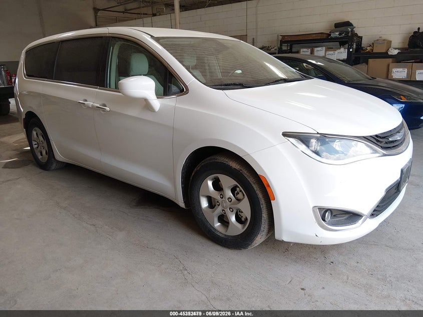 2017 Chrysler Pacifica Hybrid