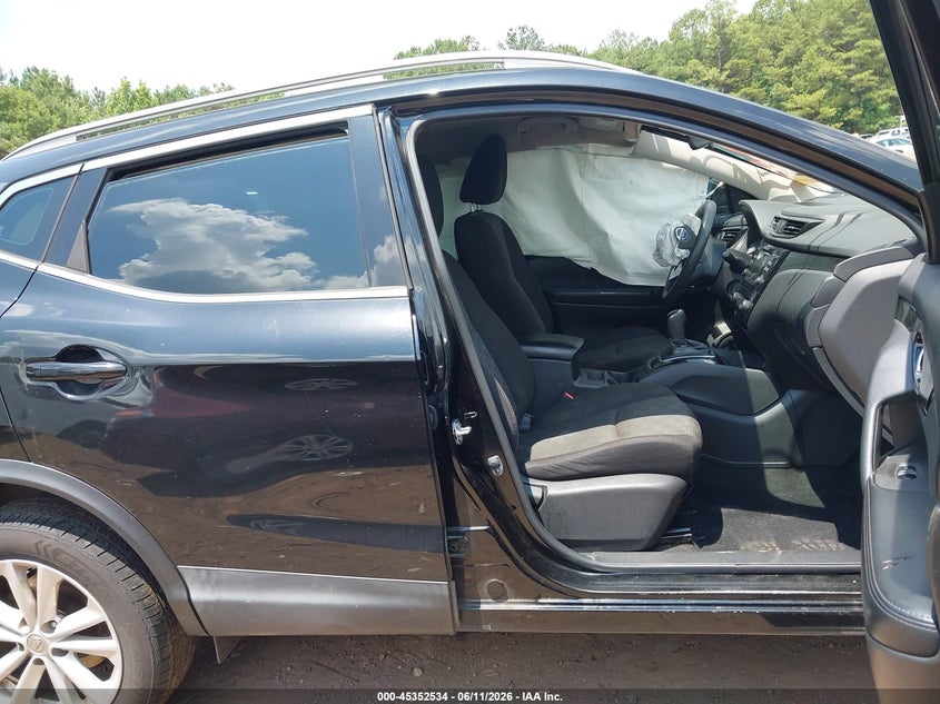 2018 NISSAN ROGUE SPORT auction photo 5