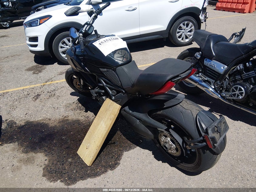 2012 DUCATI DIAVEL auction photo 3