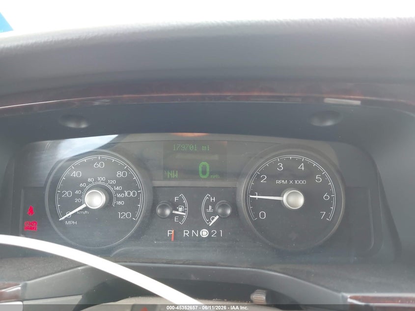 2009 LINCOLN TOWN CAR auction photo 7