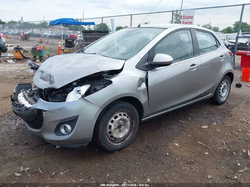 Vin: jm1de1kyxd0156502, lot: 45850637, mazda mazda2 sport 20132