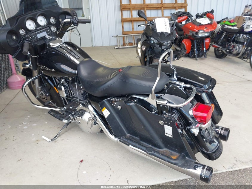 HARLEY-DAVIDSON FLHX 2007