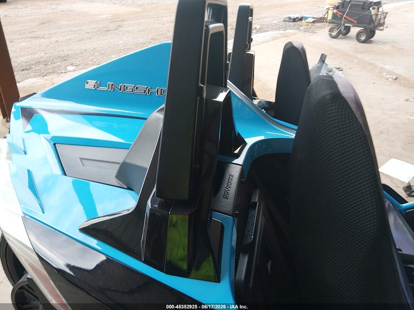 2020 POLARIS SLINGSHOT auction photo 8