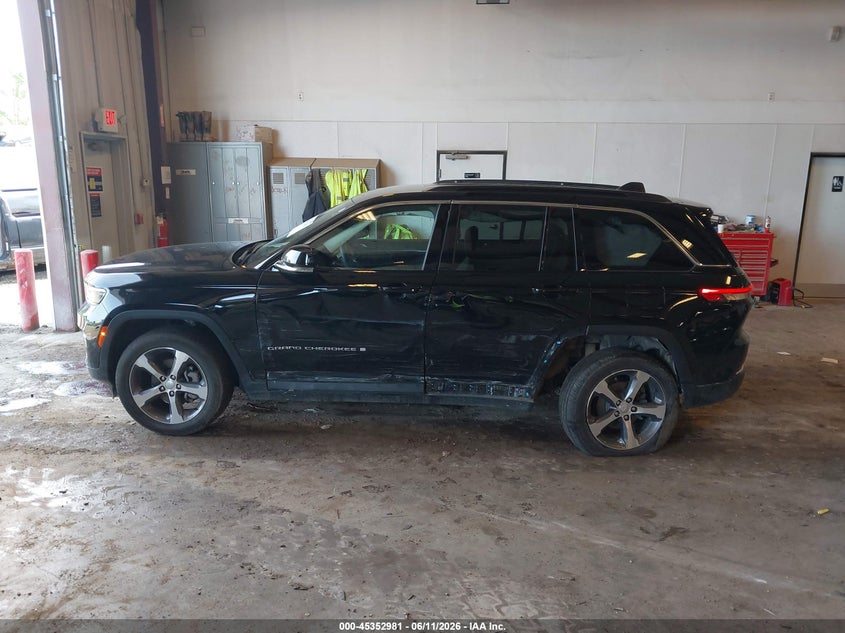 JEEP GRAND CHEROKEE - zdjęcie 14