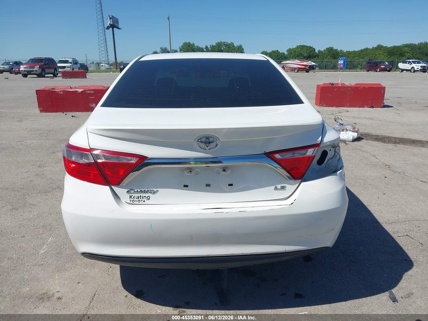 TOYOTA CAMRY - zdjęcie 17