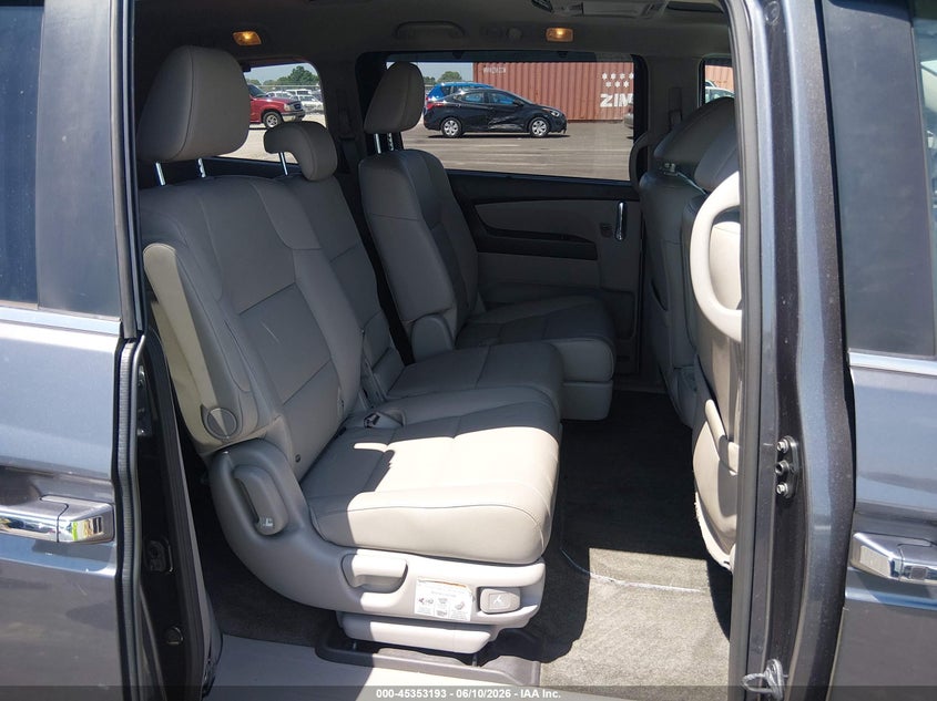 2017 HONDA ODYSSEY auction photo 8