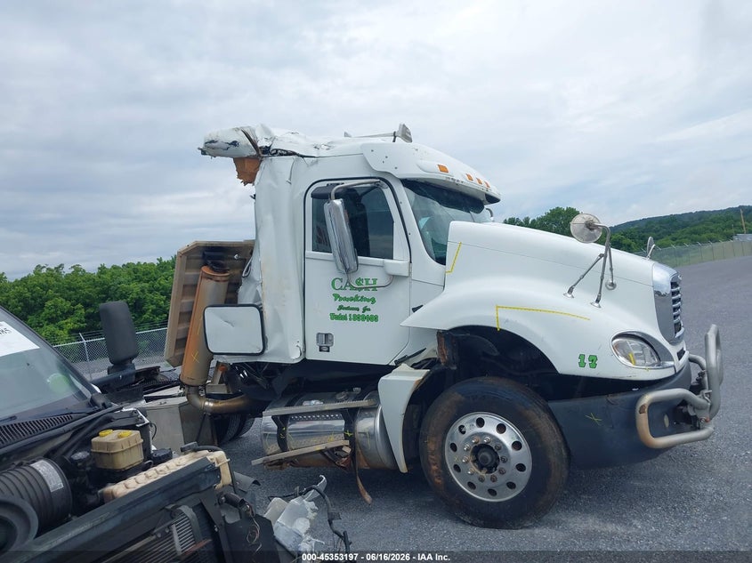 2015 OTHER FREIGHTLINER CONVENTIONAL COLUMBIA INDUSTRIAL N/A