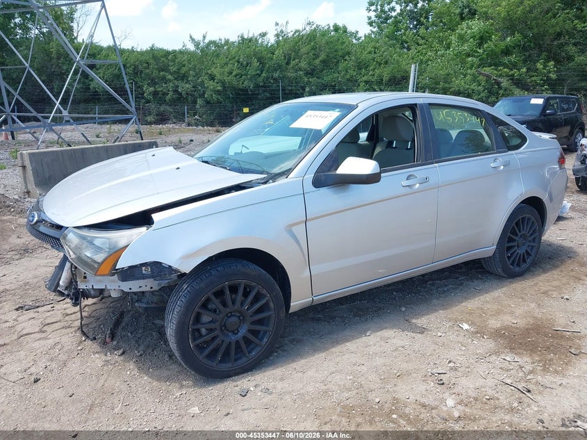 1FAHP3GN8BW176110 2011 FORD FOCUS SES photo 1