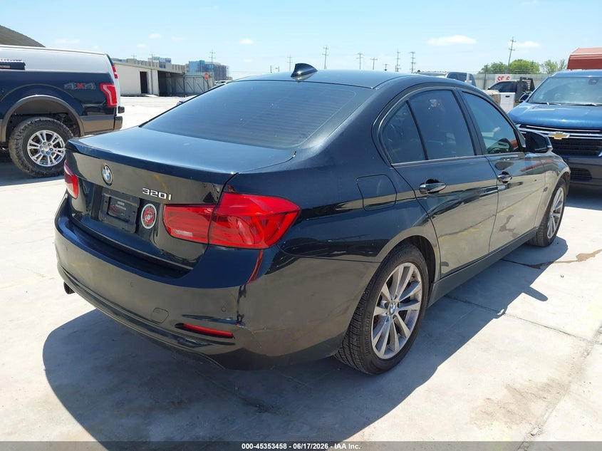 Vin: wba8e1g52gnu11339, lot: 45851405, bmw 320i 20164