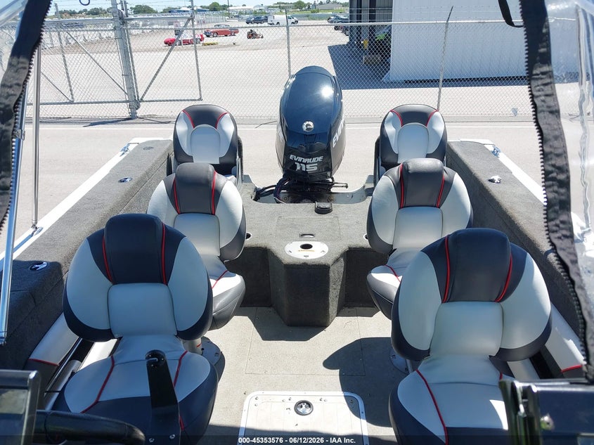2014 SMOKER CRAFT ULTIMA auction photo 8