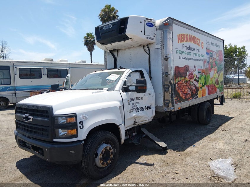 2022 CHEVROLET SILVERADO 4500HD auction photo 2