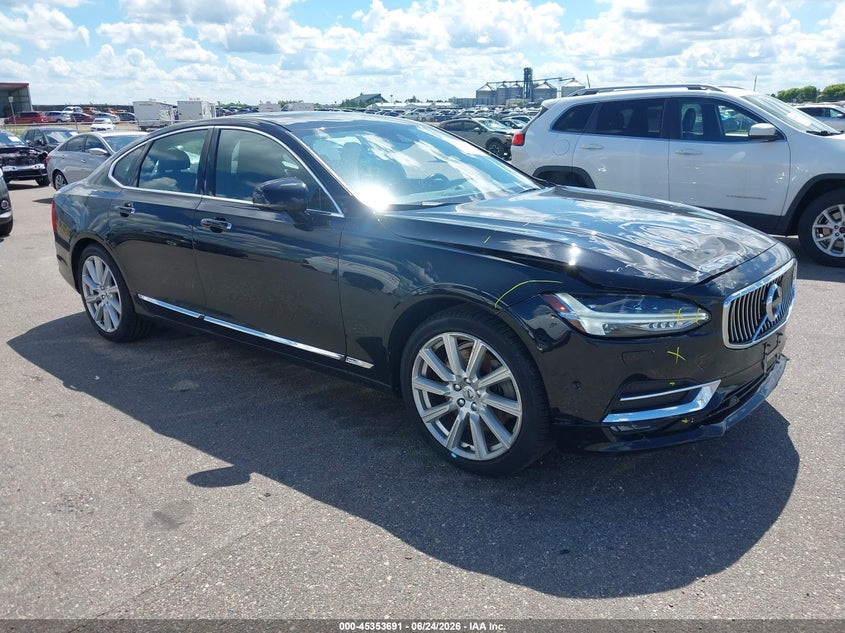 2017 Volvo S90