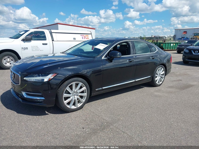 2017 VOLVO S90 auction photo 2