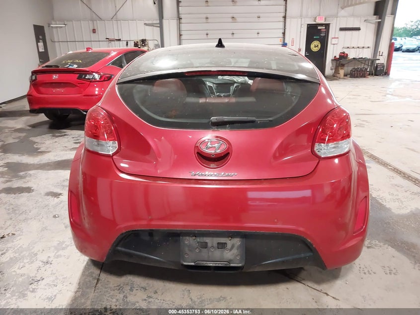 2014 Hyundai Veloster Base W/Red VIN: KMHTC6AD6EU190553 Lot: 45353753