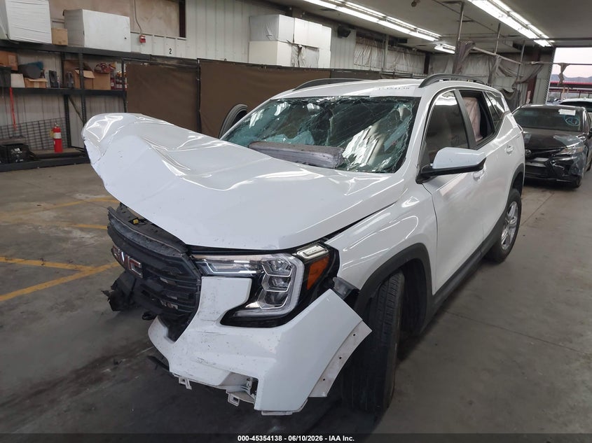 2023 GMC TERRAIN auction photo 2