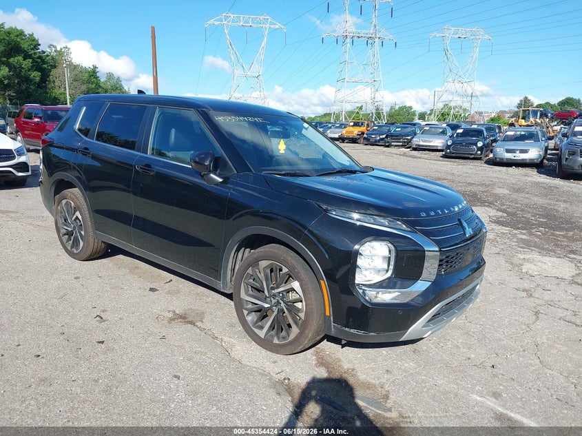 2024 MITSUBISHI OUTLANDER auction photo 1
