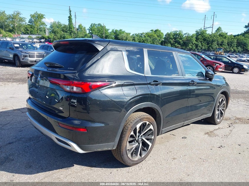 2024 MITSUBISHI OUTLANDER auction photo 4