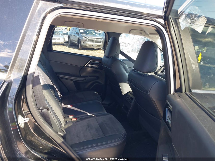 2024 MITSUBISHI OUTLANDER auction photo 8