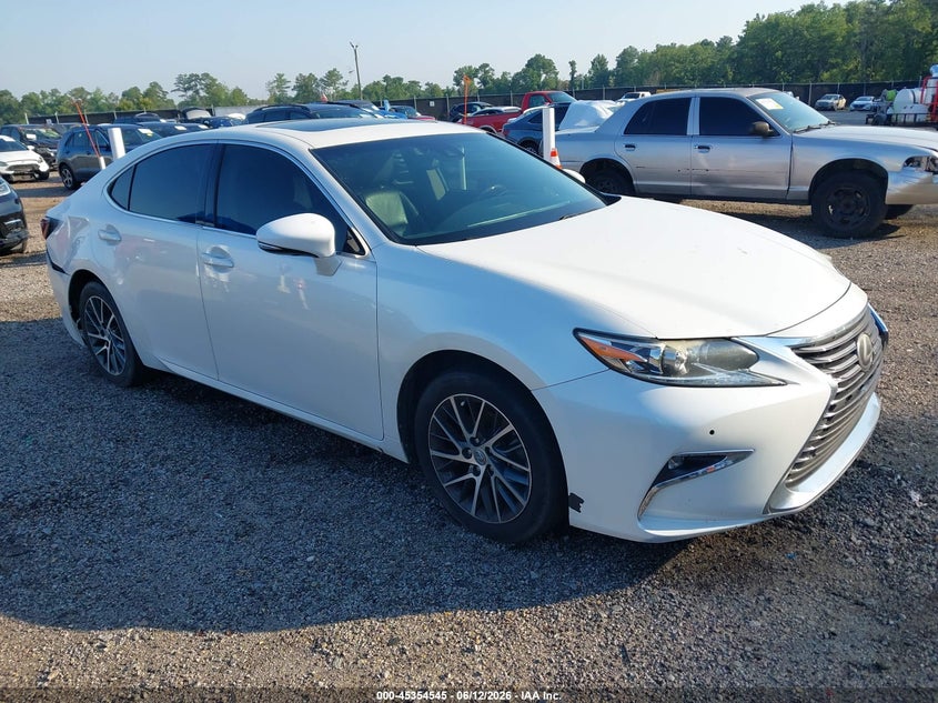 2016 LEXUS ES 350 — Photo gallery