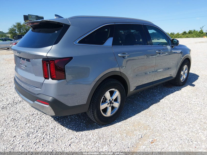 2025 KIA SORENTO auction photo 4