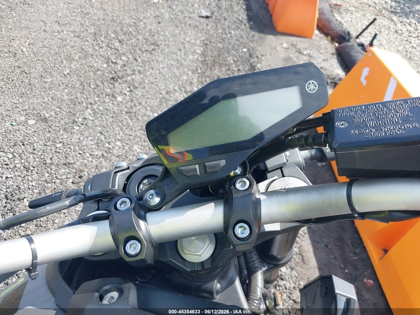 2016 Yamaha Fz09 VIN: JYARN33E3GA011785 Lot: 45354633