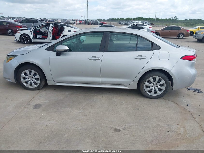 2022 Toyota Corolla Le VIN: 5YFEPMAEXNP352762 Lot: 45354728
