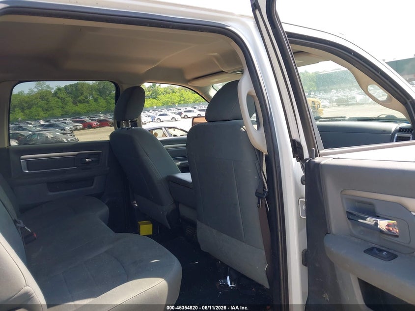 RAM 2500 2015 VIN 3C6TR5DT4FG610628