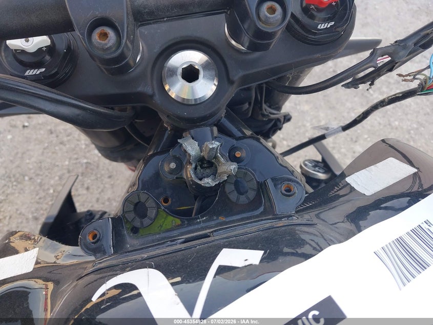 2024 Husqvarna Vitpilen 401/Svartpilen 401 VIN: MD2JUJ405RN208300 Lot: 45354928