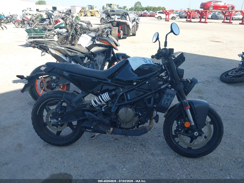 2024 Husqvarna Vitpilen 401/Svartpilen 401 VIN: MD2JUJ405RN208300 Lot: 45354928