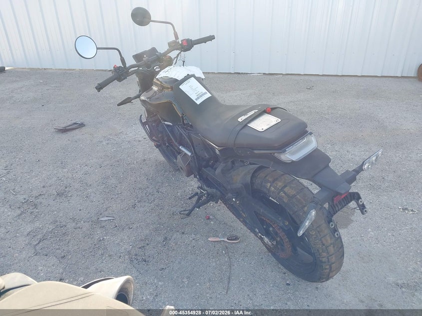 2024 HUSQVARNA VITPILEN 401/SVARTPILEN 401 auction photo 3