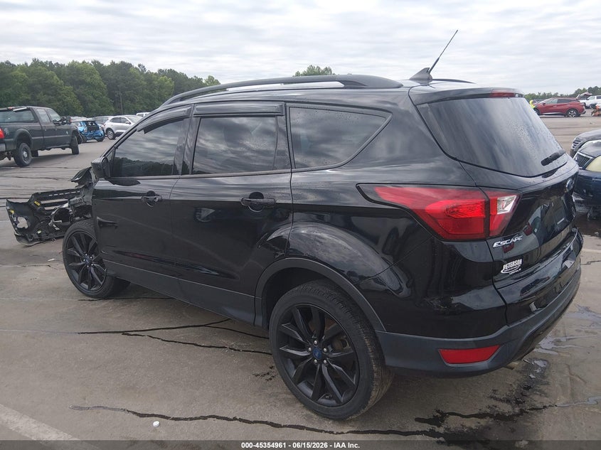 VIN 1FMCU0GD1KUC06137 2019 FORD ESCAPE SE