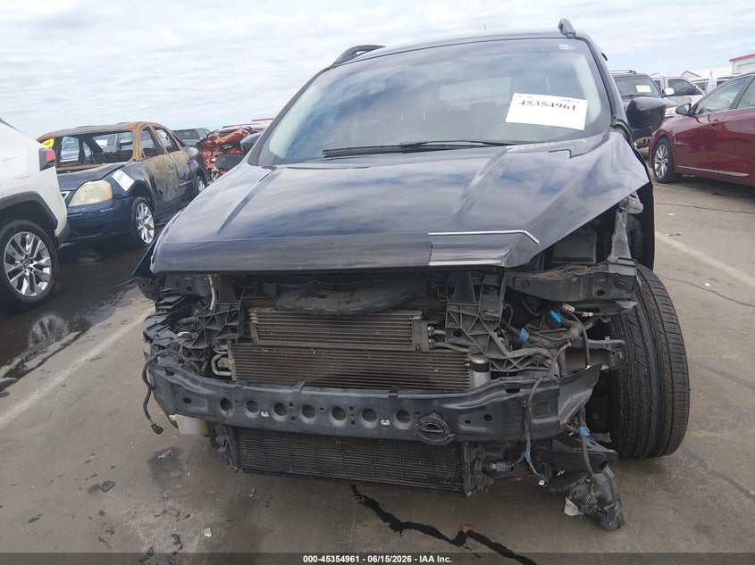 VIN 1FMCU0GD1KUC06137 2019 FORD ESCAPE SE