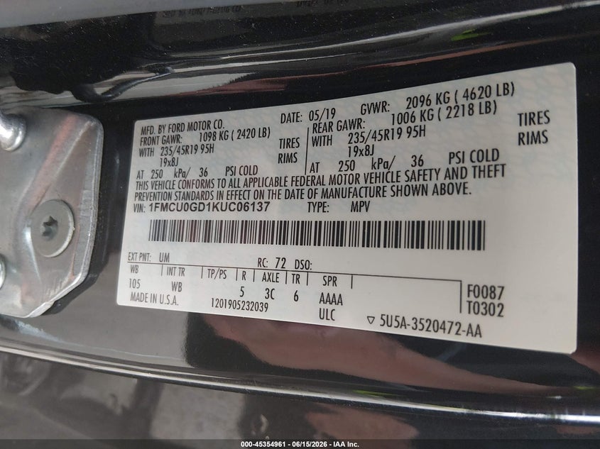 VIN 1FMCU0GD1KUC06137 2019 FORD ESCAPE SE