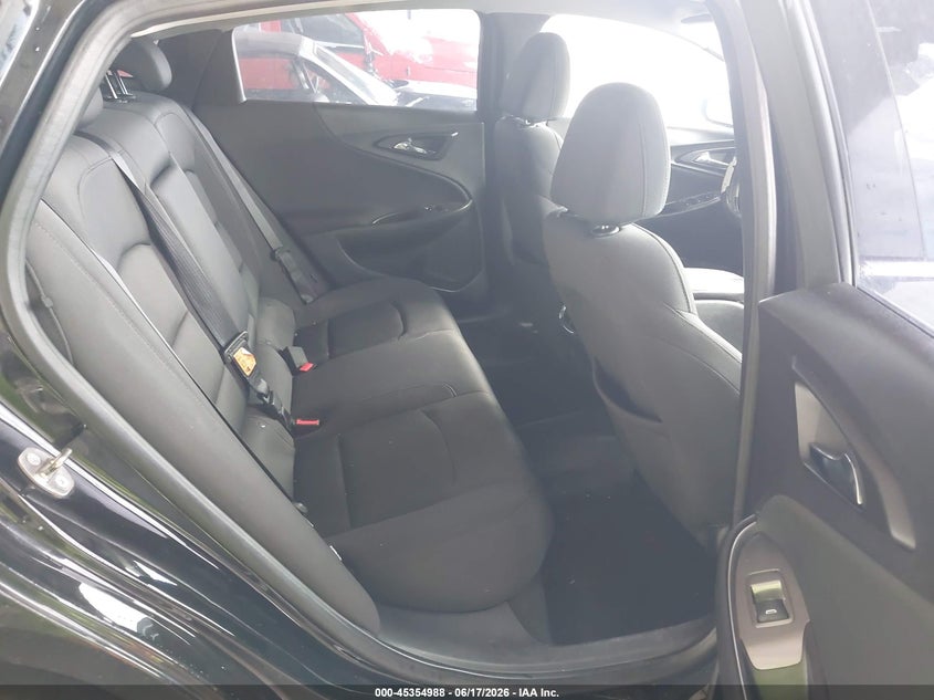 2017 CHEVROLET MALIBU auction photo 8