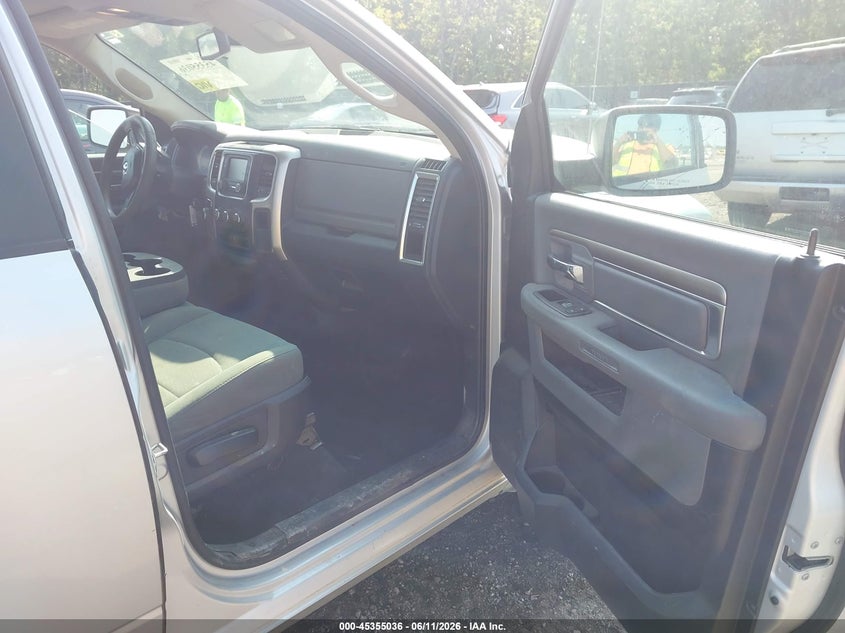 2016 RAM 1500 auction photo 5