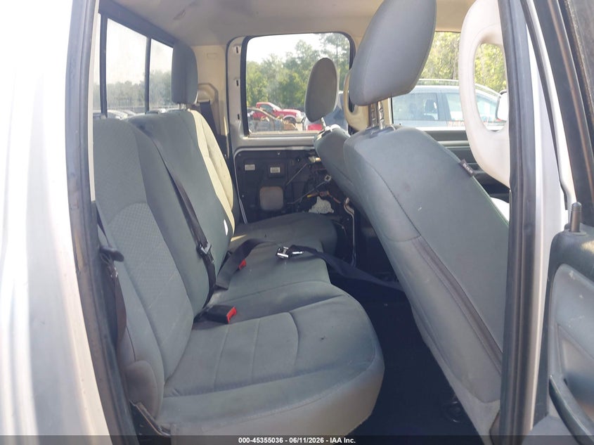 2016 RAM 1500 auction photo 8
