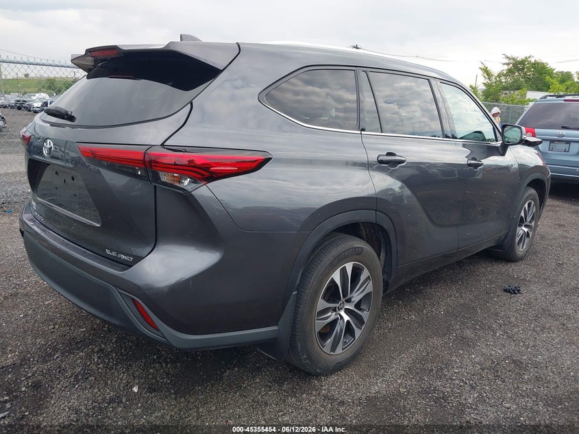 2021 TOYOTA HIGHLANDER auction photo 4