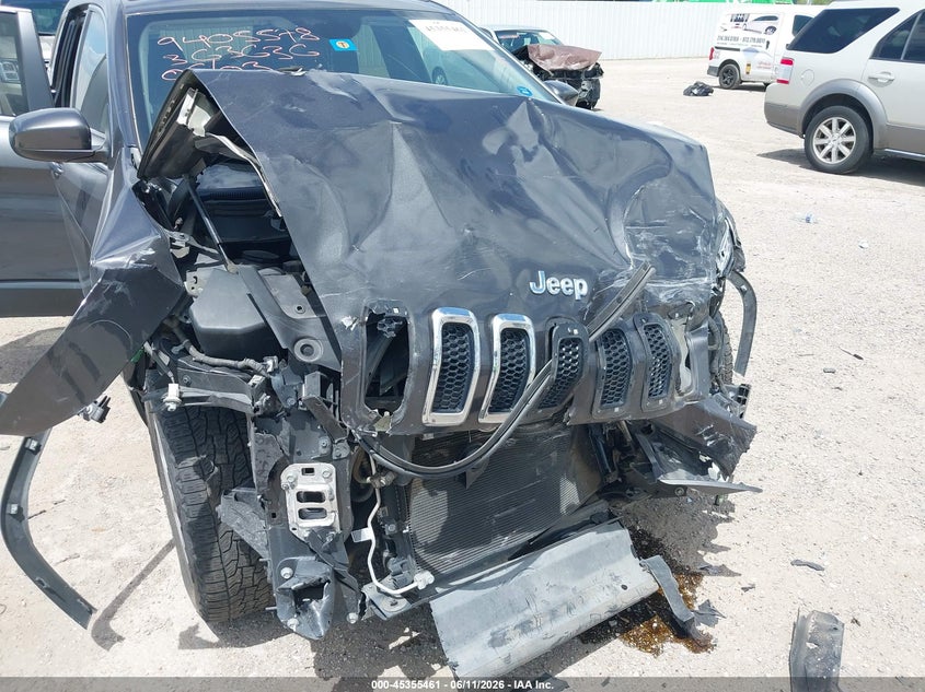 2016 JEEP CHEROKEE auction photo 6