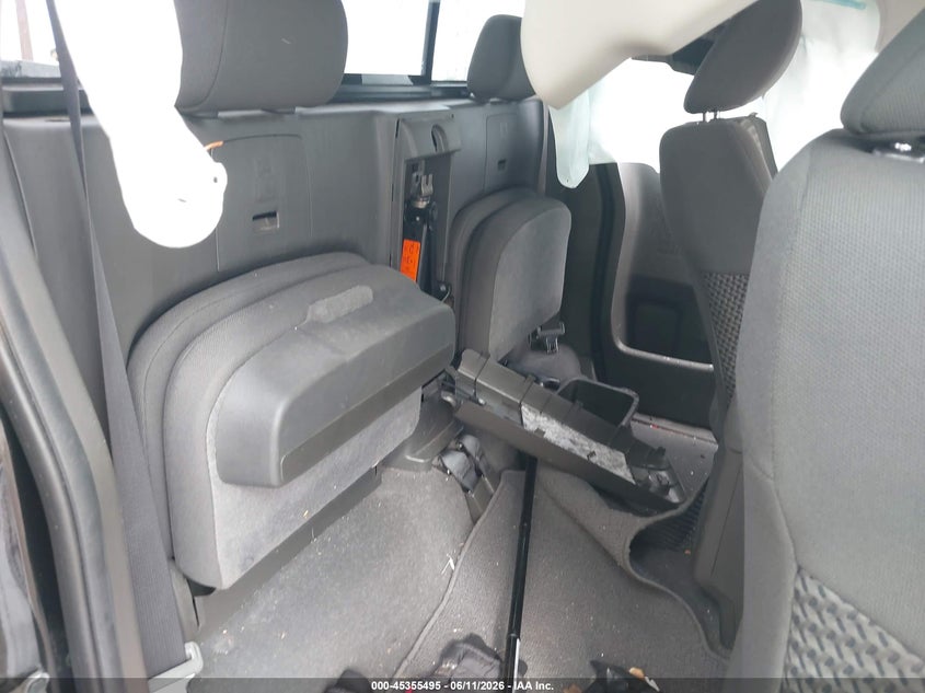 2019 NISSAN FRONTIER auction photo 8