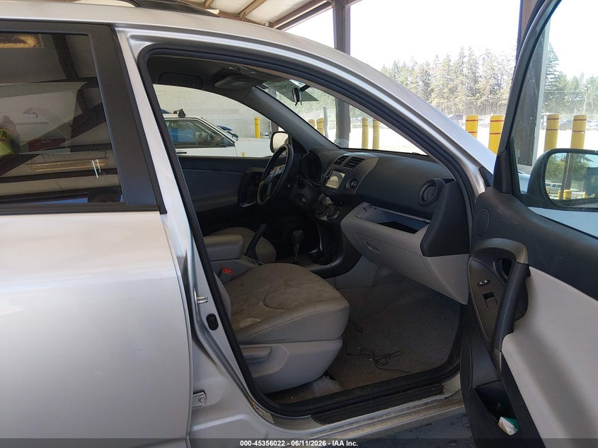 2012 TOYOTA RAV4 auction photo 5