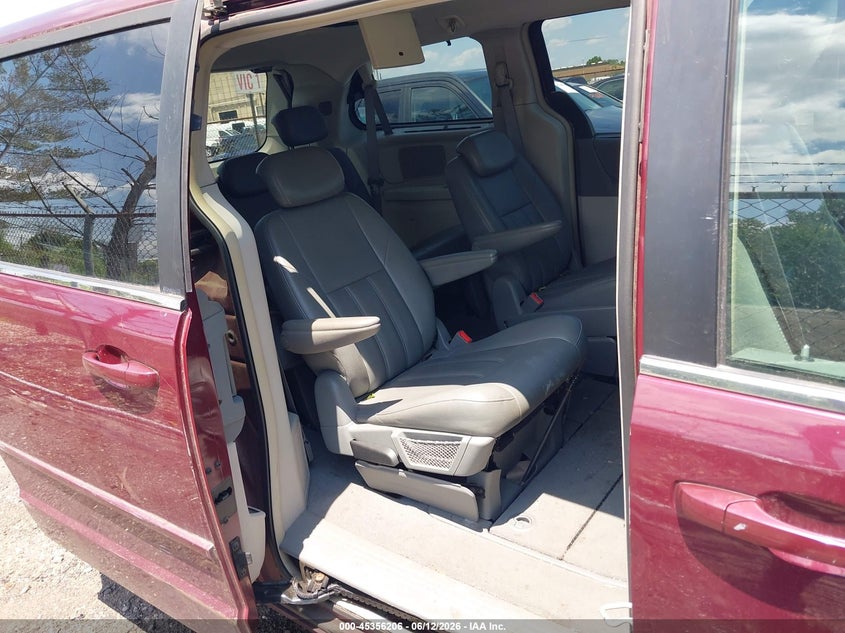 AtlanticExpress - Chrysler Town & Country
