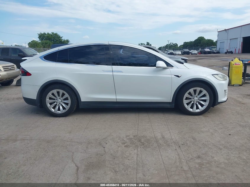 2018 Tesla Model X VIN: 5YJXCBE28JF087256 Lot: 45356410