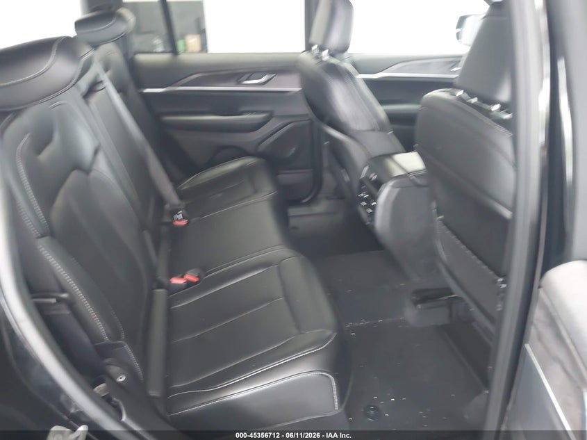 2025 JEEP GRAND CHEROKEE auction photo 8
