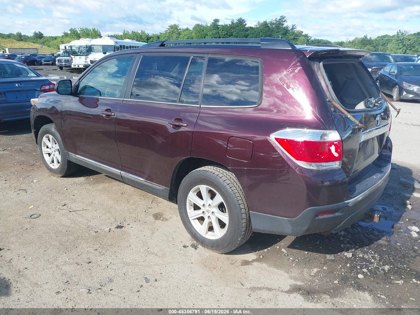 Vin: 5tdbk3eh6cs133656, lot: 45854752, toyota highlander base v6 20122