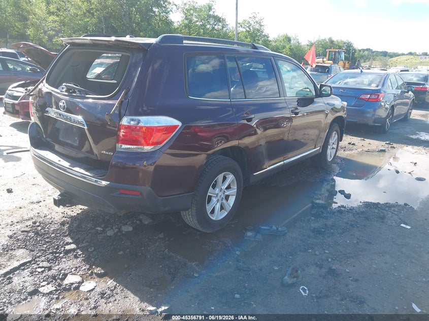 Vin: 5tdbk3eh6cs133656, lot: 45854752, toyota highlander base v6 20123