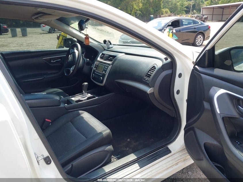 2016 NISSAN ALTIMA auction photo 5