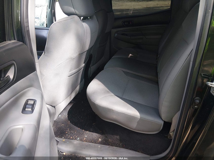 2013 TOYOTA TACOMA auction photo 8
