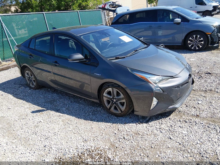2018 TOYOTA PRIUS FOUR TOURING — Галерея фотографий