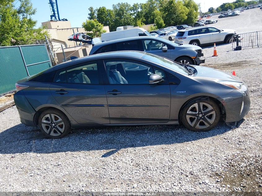 2018 TOYOTA PRIUS FOUR TOURING — Фото 13